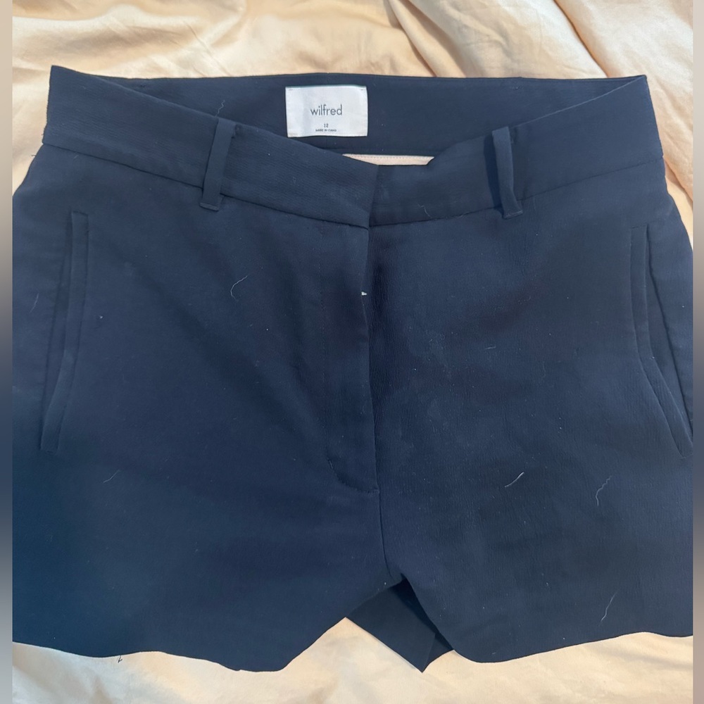 Black aritzia shorts